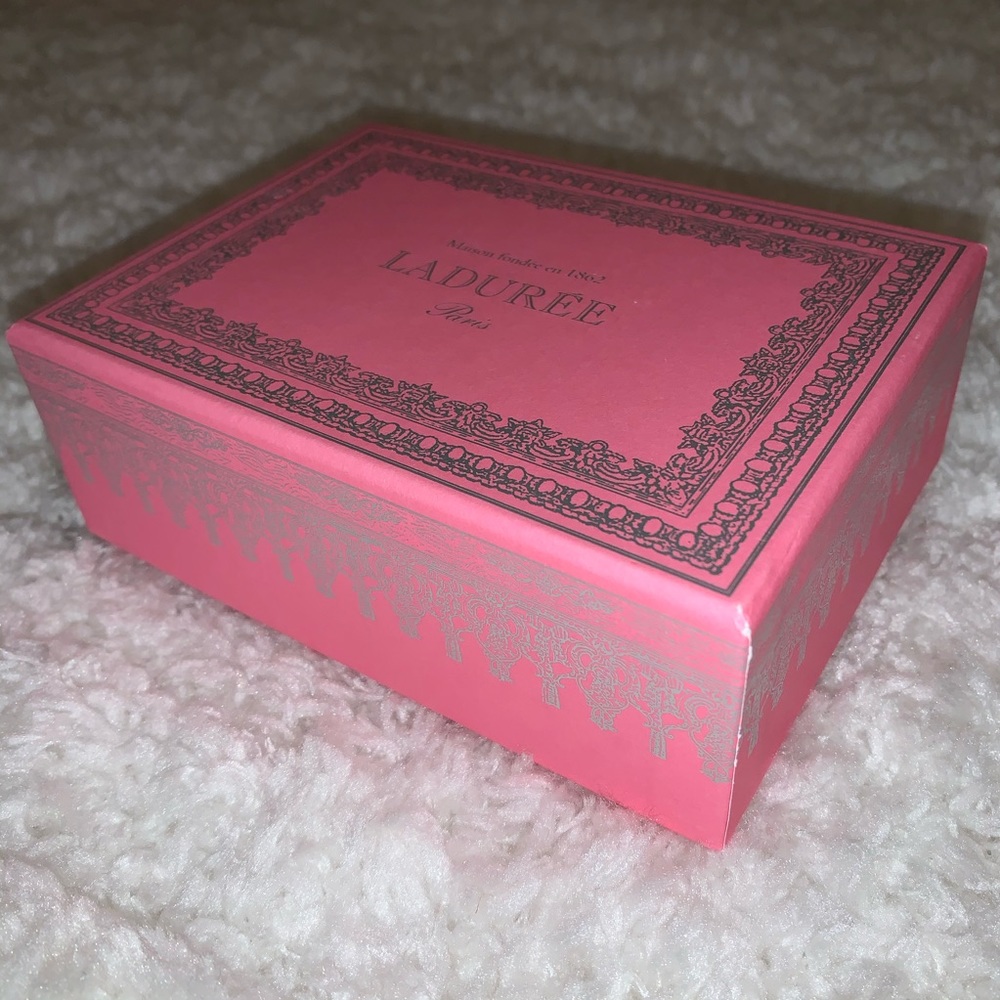 Laduree Macaron Box - Holds 12 Macarons